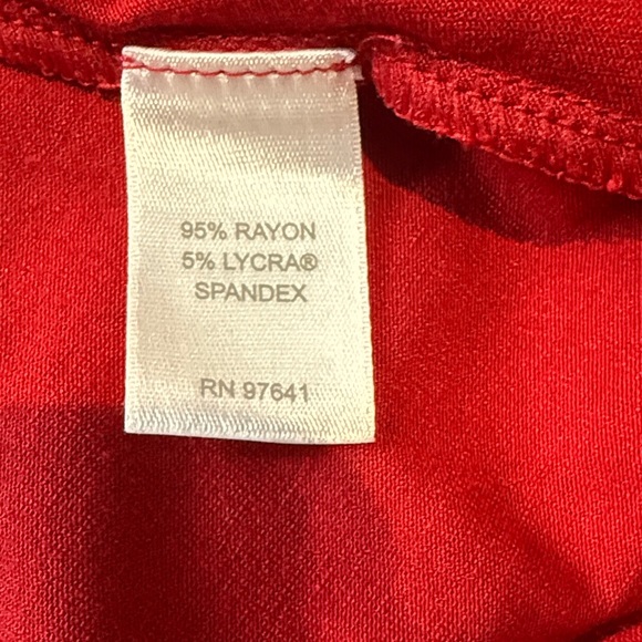 J.Jill Top WearEver Collection Red 3/4 Length Sleeve with Black Leaf Pattern - Picture 7 of 8